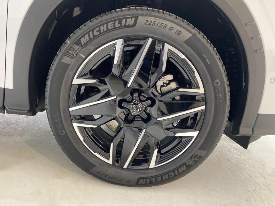 Peugeot 5008 Hybrid 1.2 100KW Allure eDCS6