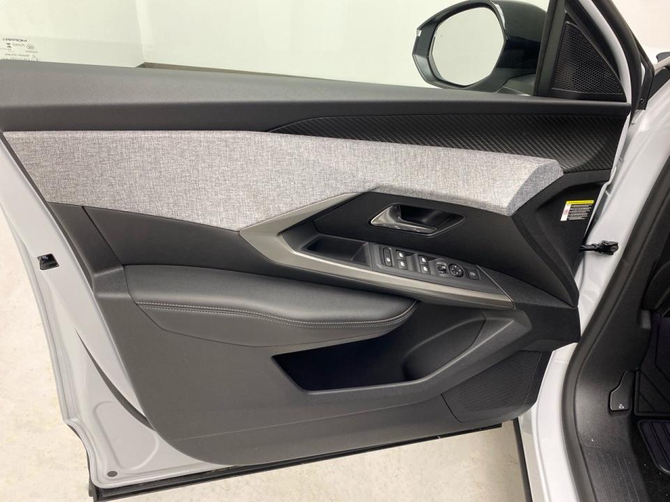 Peugeot 5008 Hybrid 1.2 100KW Allure eDCS6