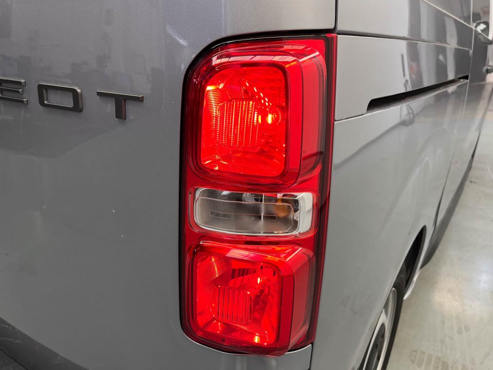 Peugeot Expert Furgón BlueHDi 120 S&S 6 Vel. MAN Standard