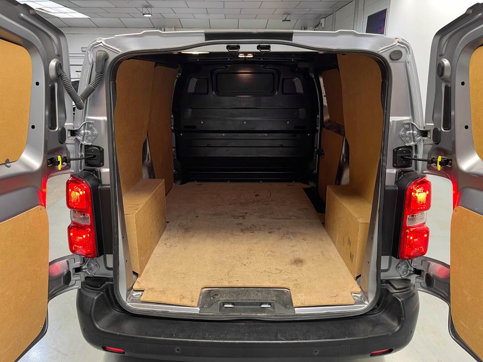 Peugeot Expert Furgón BlueHDi 120 S&S 6 Vel. MAN Standard