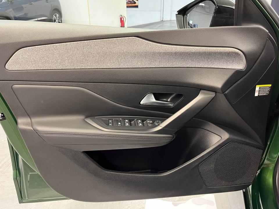 Peugeot 308 5P Allure Gasolina 130 S&S MAN