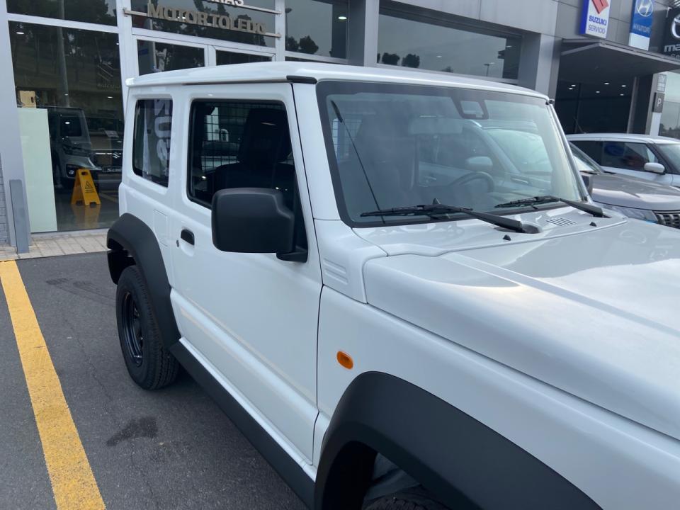 Suzuki Jimny 1.5 PRO 5MT N1
