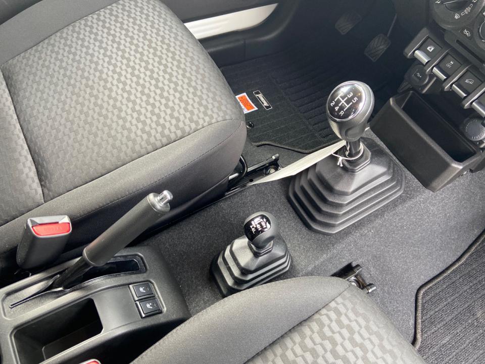 Suzuki Jimny 1.5 PRO 5MT N1