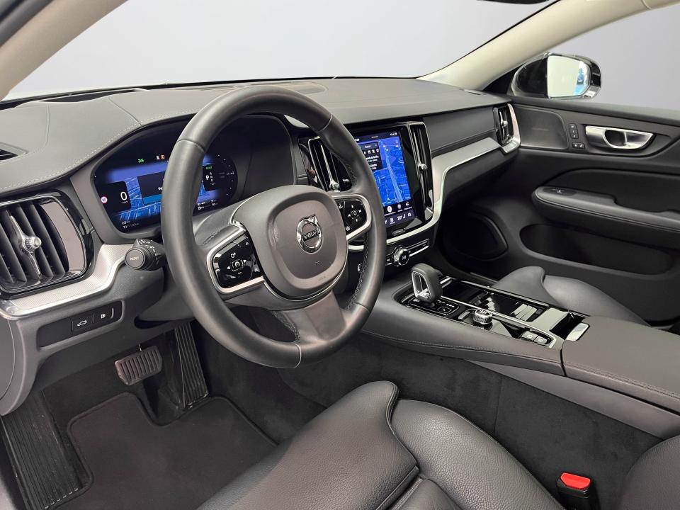 Volvo V60 2.0 T6 AWD Recharge Ultra Dark Auto