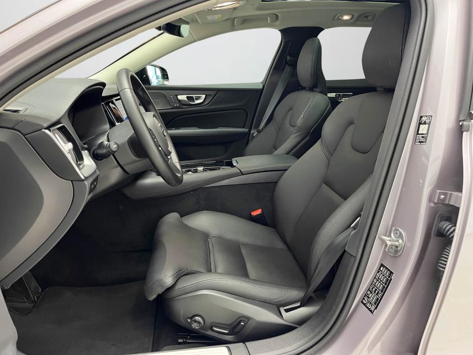 Volvo V60 2.0 T6 AWD Recharge Ultra Dark Auto