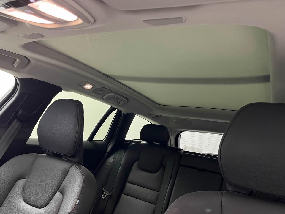 Volvo V60 2.0 T6 AWD Recharge Ultra Dark Auto