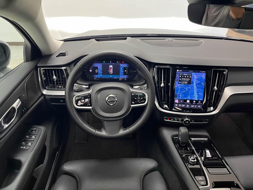 Volvo V60 2.0 T6 AWD Recharge Ultra Dark Auto