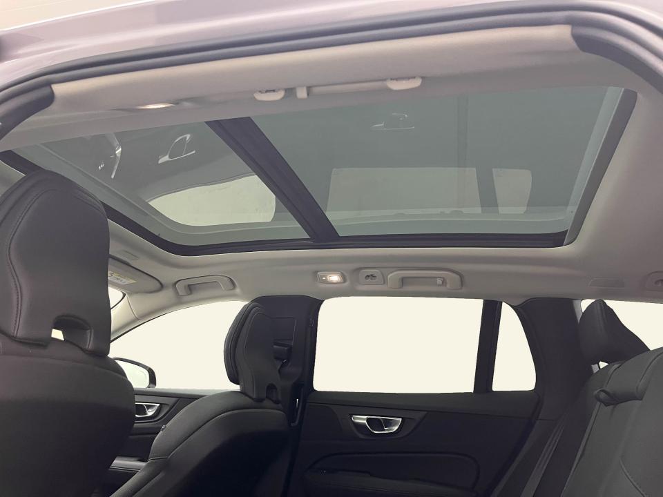 Volvo V60 2.0 T6 AWD Recharge Ultra Dark Auto