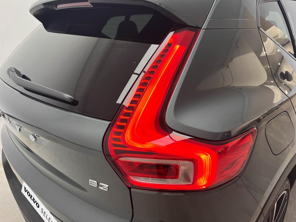 Volvo XC40 2.0 B3 G Plus Dark Auto