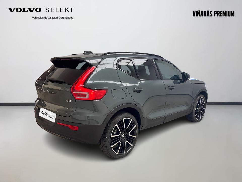 Volvo XC40 2.0 B3 G Plus Dark Auto