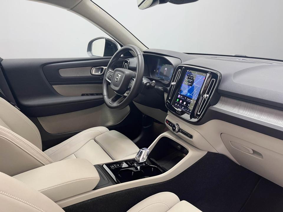 Volvo XC40 2.0 B3 G Plus Dark Auto