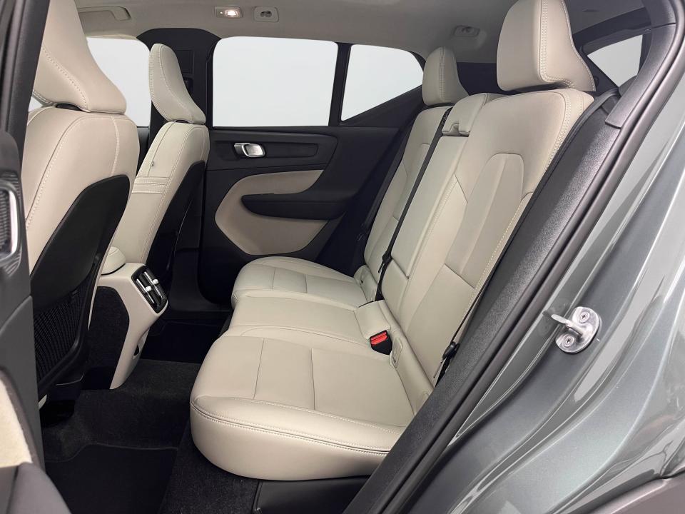 Volvo XC40 2.0 B3 G Plus Dark Auto