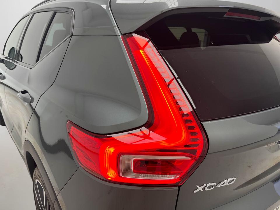 Volvo XC40 2.0 B3 G Plus Dark Auto