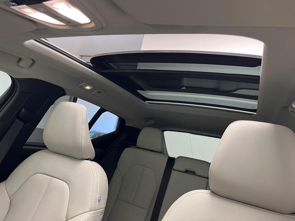 Volvo XC40 2.0 B3 G Plus Dark Auto