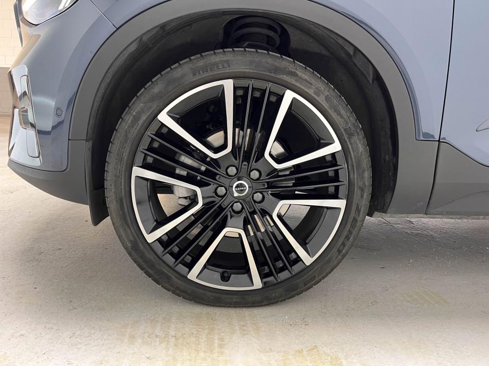 Volvo XC40 2.0 B4 G Black Edition Auto