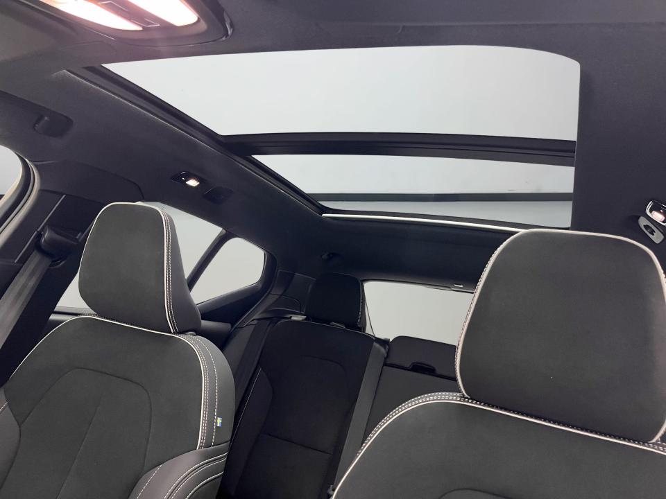 Volvo XC40 2.0 B4 G Black Edition Auto