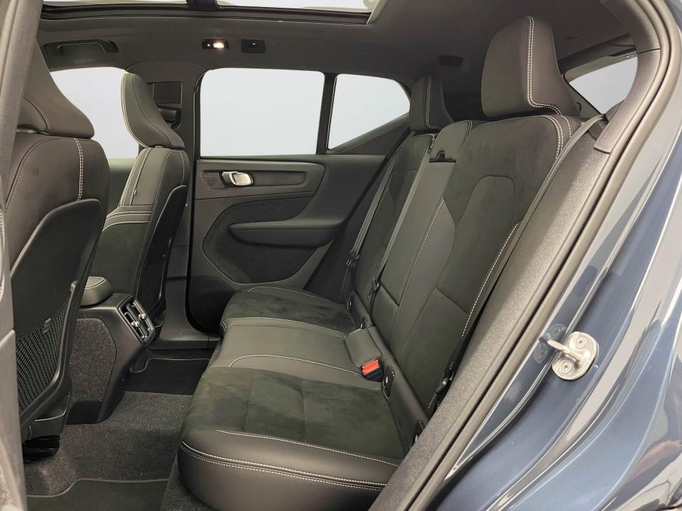 Volvo XC40 2.0 B4 G Black Edition Auto