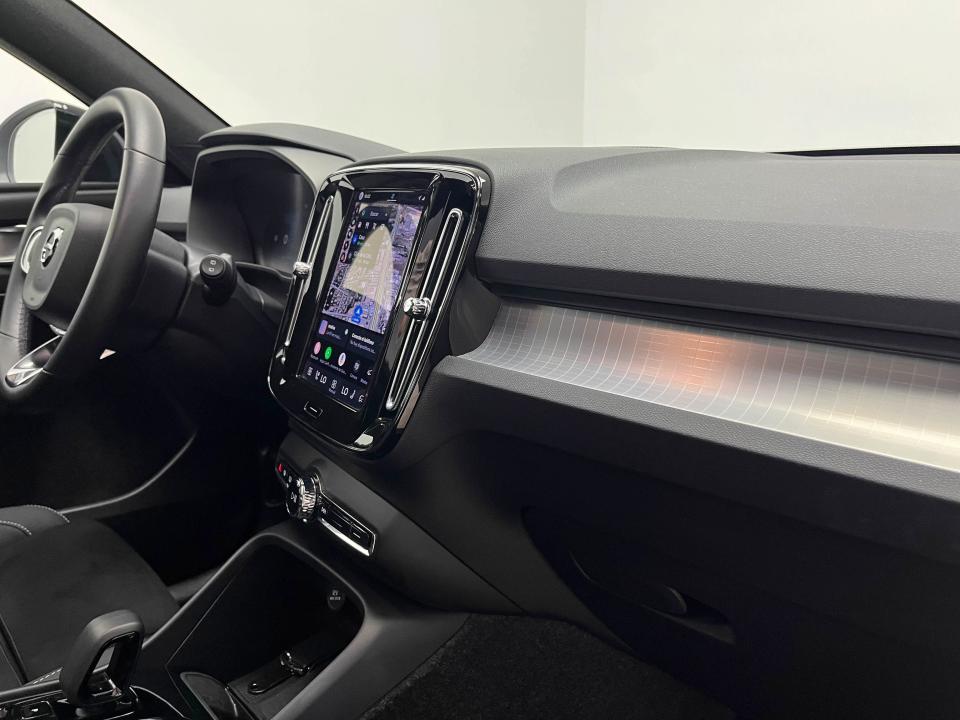 Volvo XC40 2.0 B4 G Ultra Dark Auto