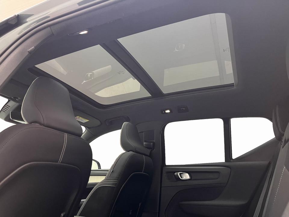 Volvo XC40 2.0 B4 G Ultra Dark Auto