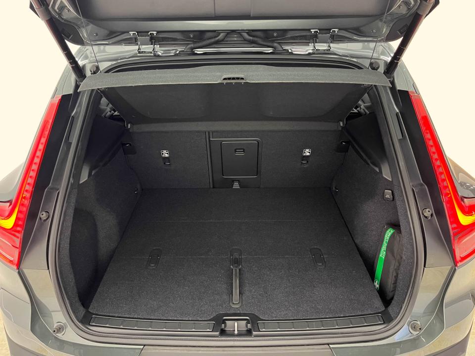 Volvo XC40 2.0 B4 G Ultra Dark Auto