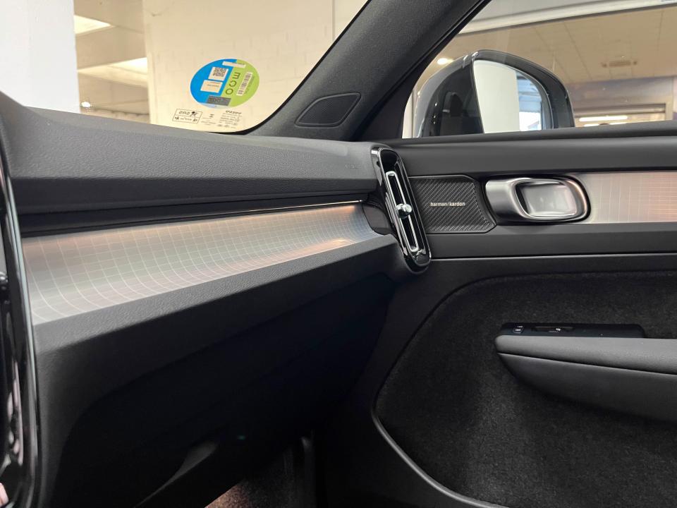Volvo XC40 2.0 B4 G Ultra Dark Auto