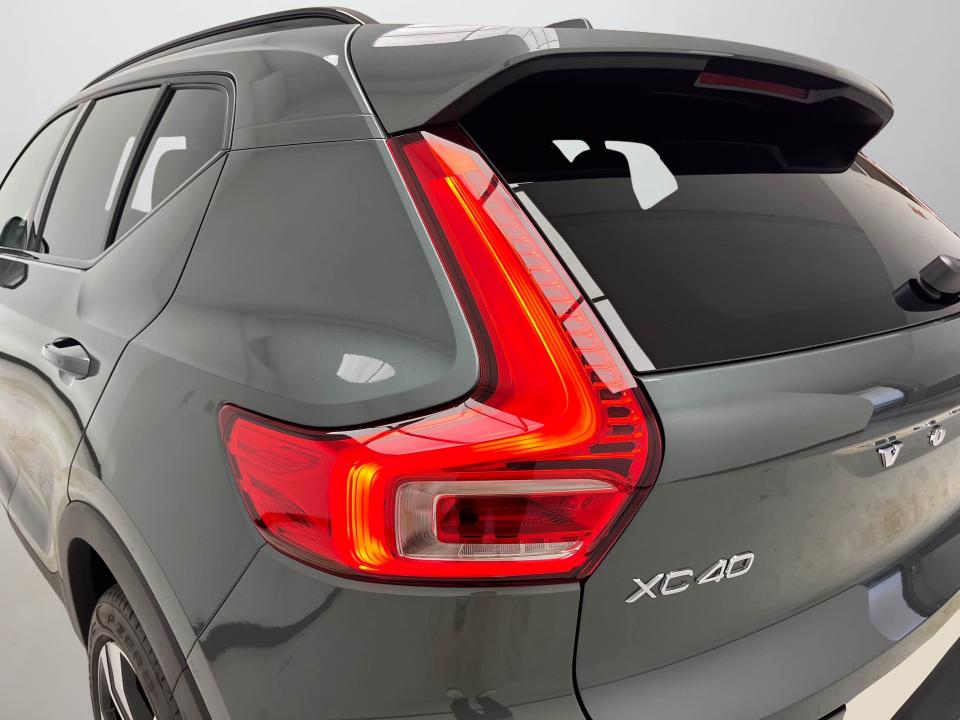 Volvo XC40 2.0 B4 G Ultra Dark Auto