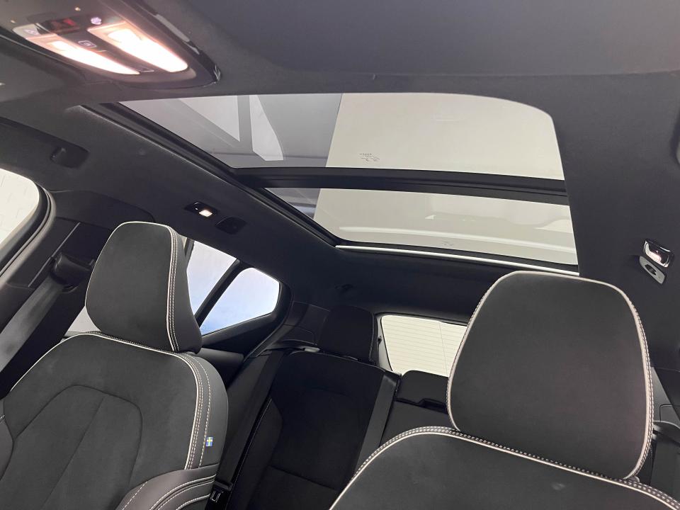 Volvo XC40 2.0 B4 G Ultra Dark Auto