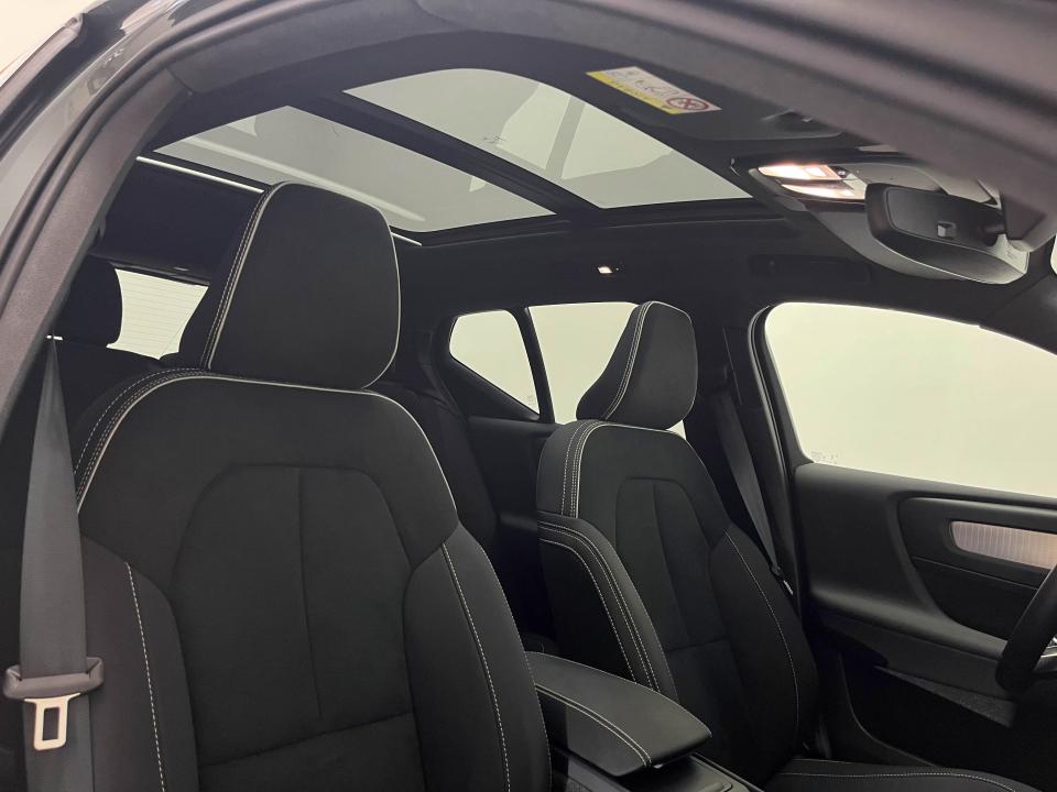 Volvo XC40 2.0 B4 G Ultra Dark Auto
