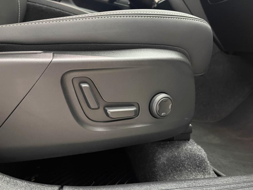 Volvo XC40 2.0 B4 G Ultra Dark Auto