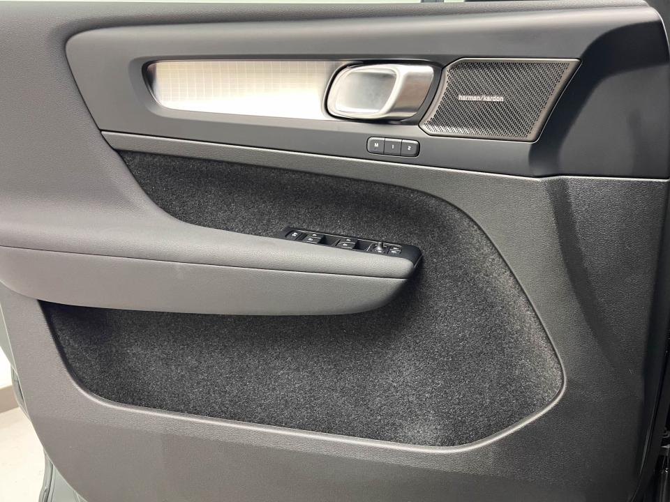 Volvo XC40 2.0 B4 G Ultra Dark Auto
