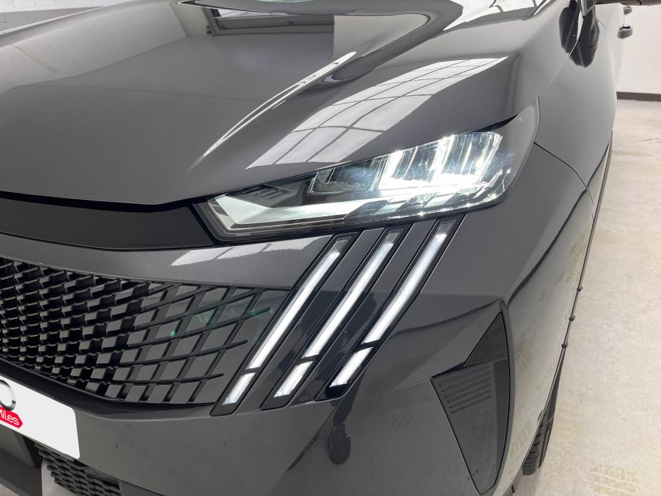 Peugeot 5008 Hybrid 1.2 107KW Allure Exclusive eDCS6