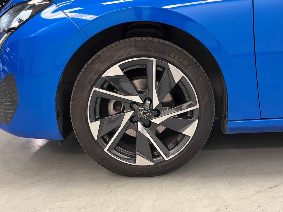 Peugeot 308 5P Allure Pack Gasolina 130 S&S MAN