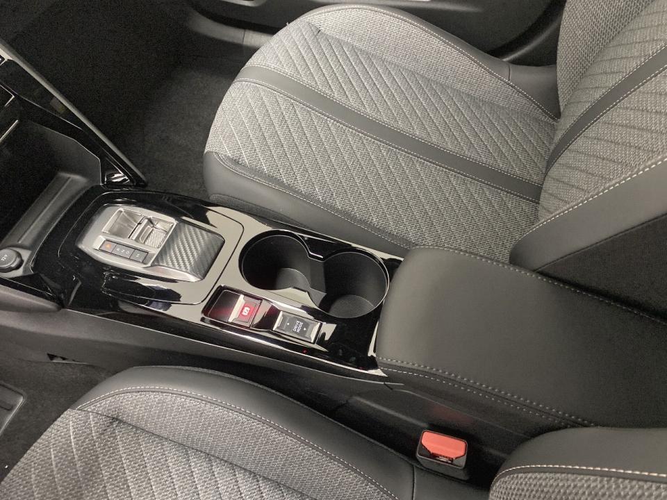 Peugeot 2008 N2008 Allure Hybrid 145 eDCS6