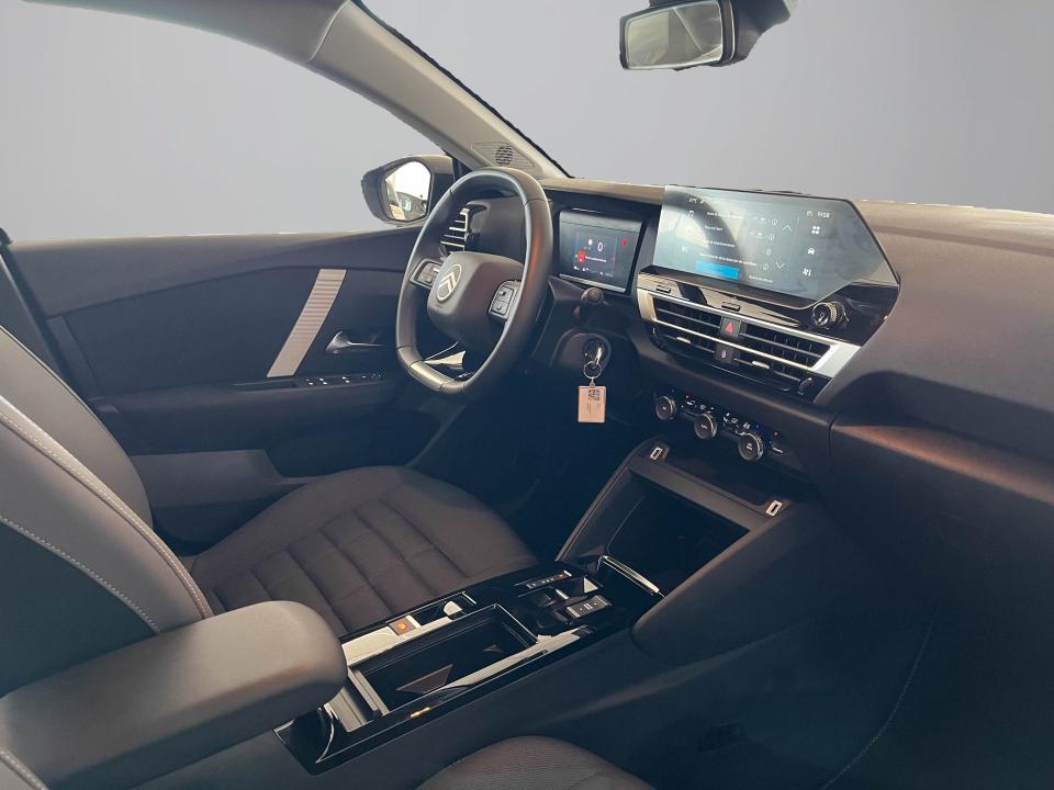 Citroen C4 Hybrid 145 ë-DCS6 Plus