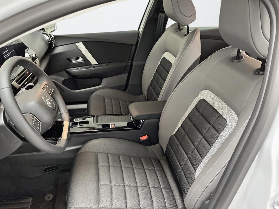 Citroen C4 Hybrid 145 ë-DCS6 Business Edition