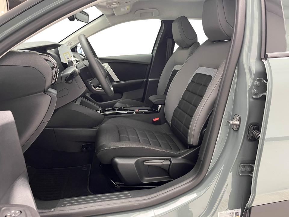Citroen C4 Hybrid 145 ë-DCS6 Business Edition