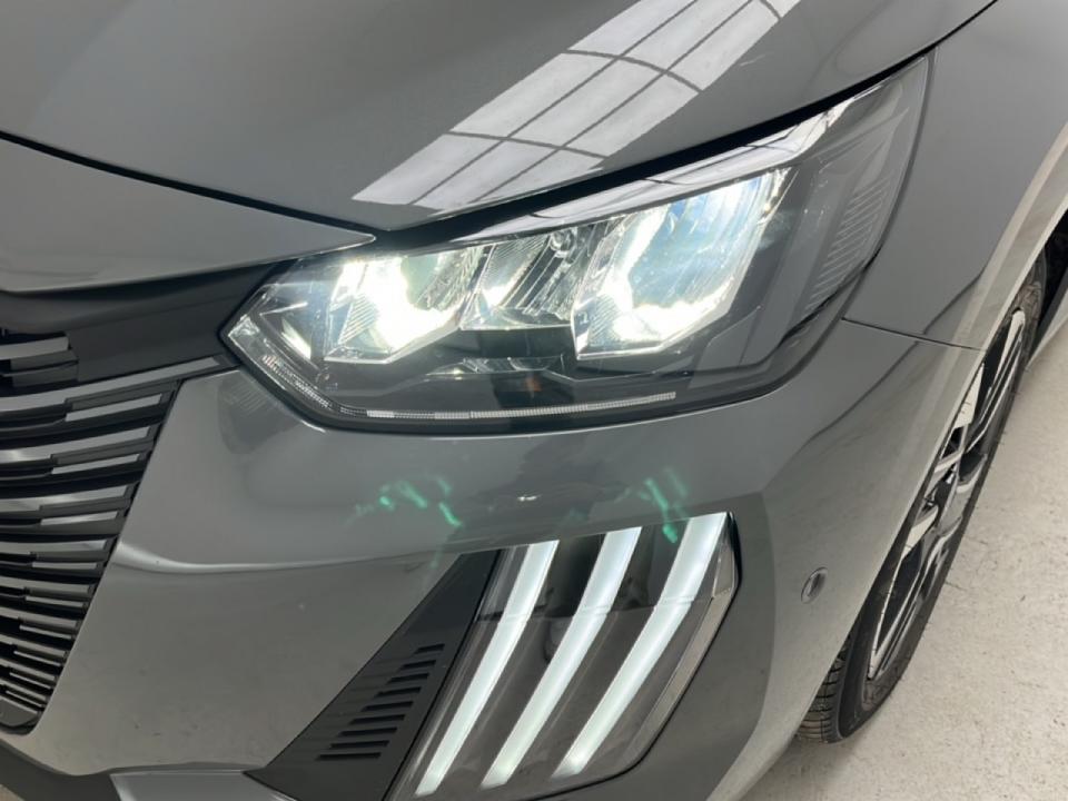 Peugeot 208 Allure HYBRID 100 eDCS6