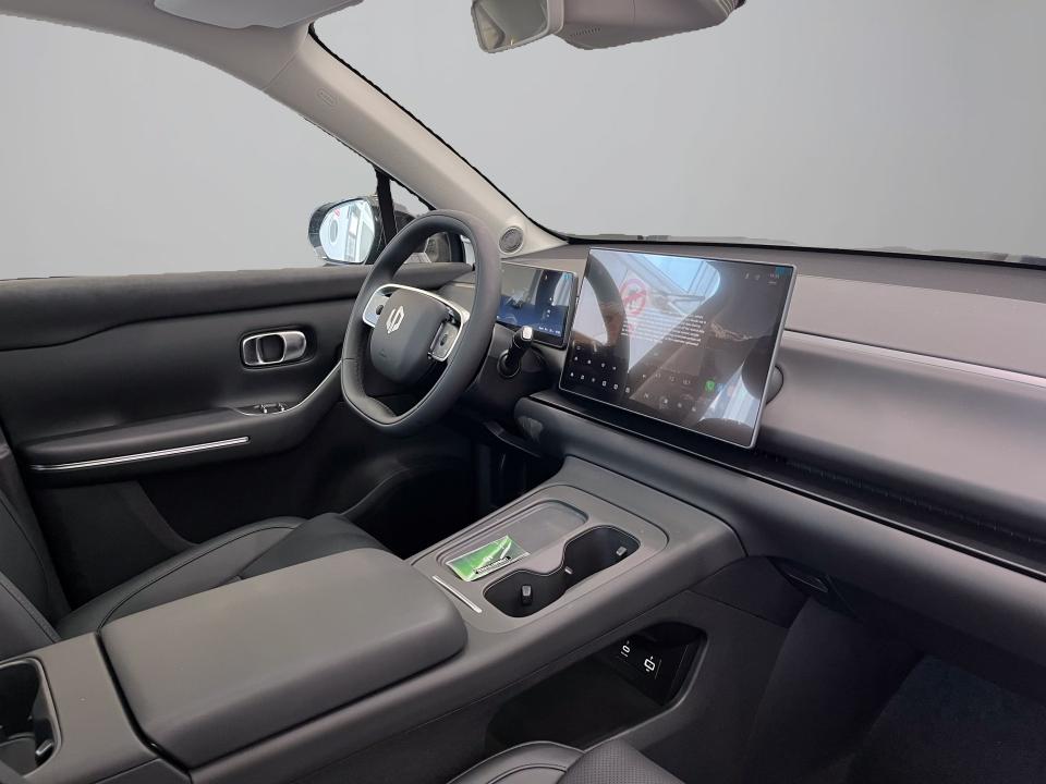 0 C10 C10 REEV 28.4 kWh Life REEV Hybrid Auto
