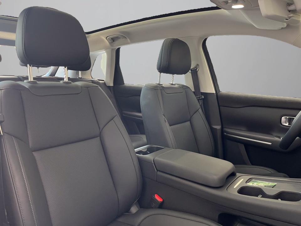 0 C10 C10 REEV 28.4 kWh Life REEV Hybrid Auto
