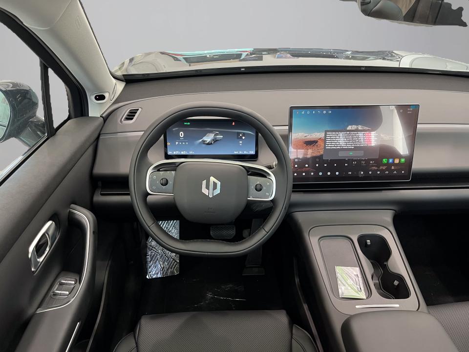 0 C10 C10 REEV 28.4 kWh Life REEV Hybrid Auto