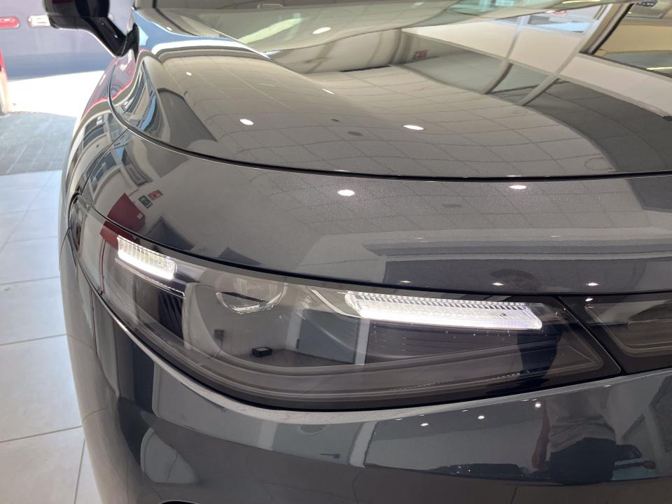 0 C10 C10 REEV 28.4 kWh Life REEV Hybrid Auto