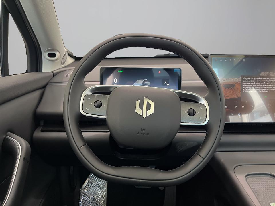 0 C10 C10 REEV 28.4 kWh Life REEV Hybrid Auto