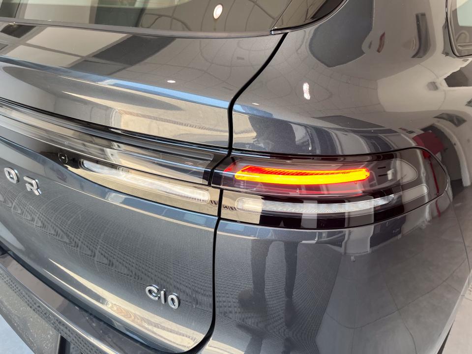 0 C10 C10 REEV 28.4 kWh Life REEV Hybrid Auto