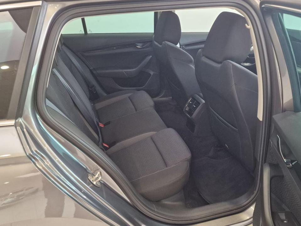 Skoda Octavia 1.0 TSI MHEV Selection DSG 81 kW (110 CV)