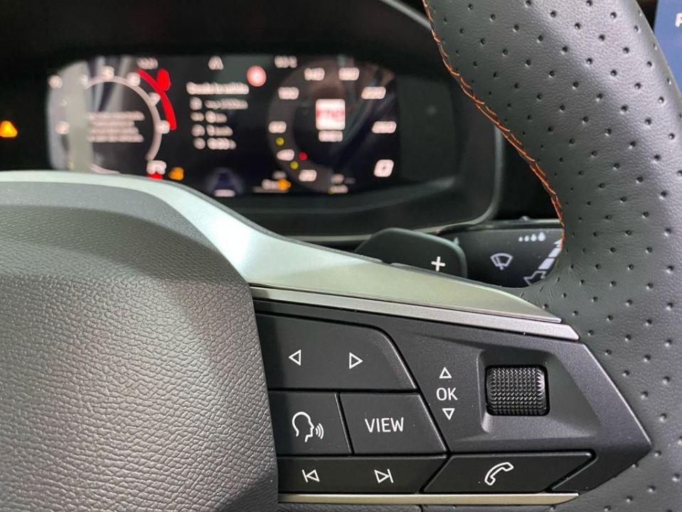 SEAT Leon 1.5 eTSI 110kW DSG S&S FR Spec Edition