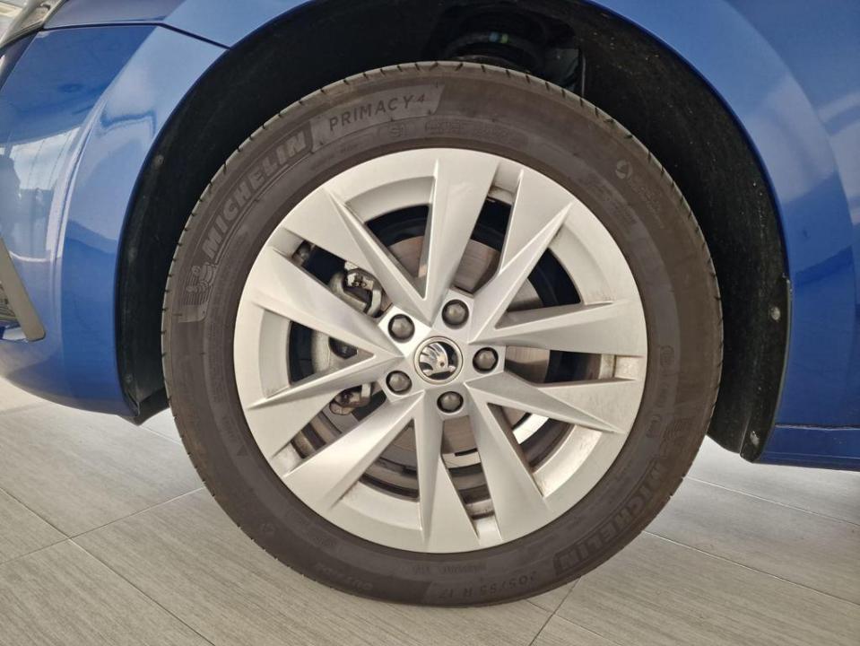Skoda Octavia 1.5 TSI m-HEV Selection DSG 110 kW (150 CV)