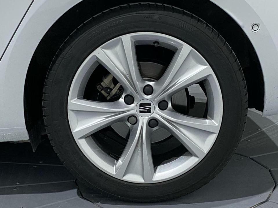 SEAT Leon 1.5 eTSI S&S FR Special Edition Vision DSG 110 kW (150 CV)