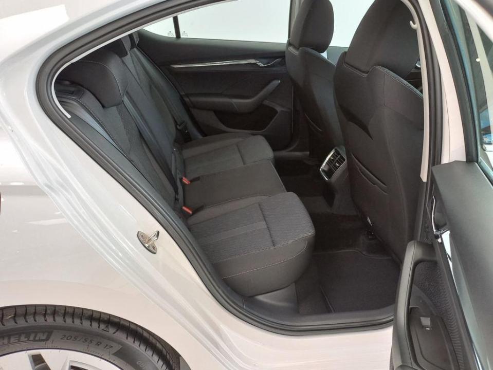 Skoda Octavia 1.5 TSI m-HEV Selection DSG 110 kW (150 CV)
