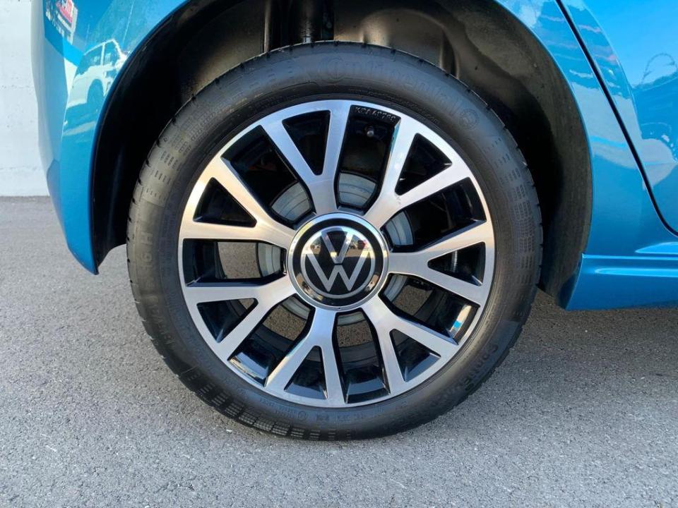 Volkswagen e-up!  61 kW (83 CV)