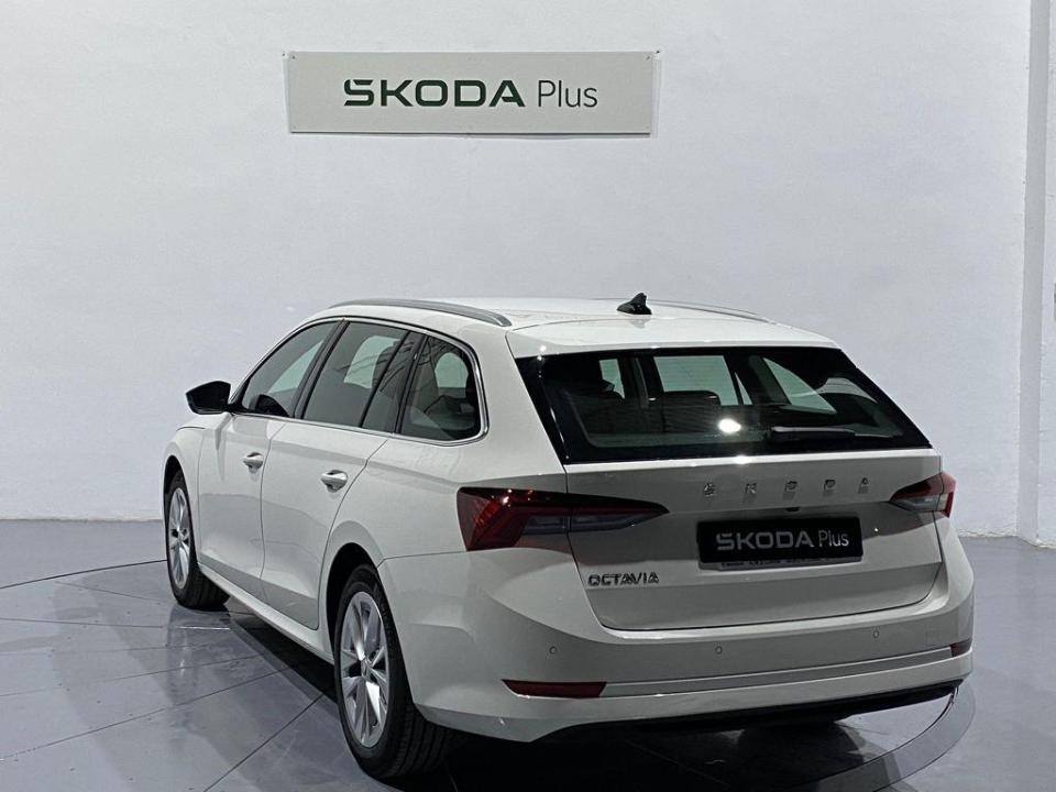 Skoda Octavia 1.5 TSI m-HEV Selection DSG 110 kW (150 CV)